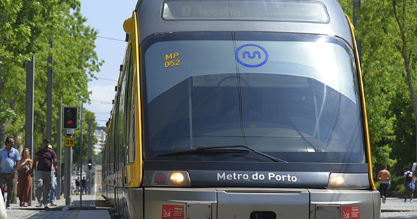 Metro do Porto assinou contrato para a construção da Linha Rubi