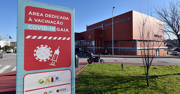 Centro de Vacinação de Coimbrões – Rede de transportes públicos 