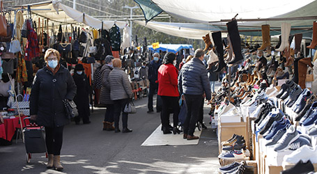Comerciantes regressam à “renovada” Feira dos Carvalhos