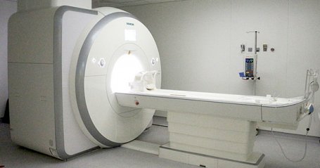 Novo aparelho de ressonância magnética do CHVNGE permite poupança anual de 675 mil euros