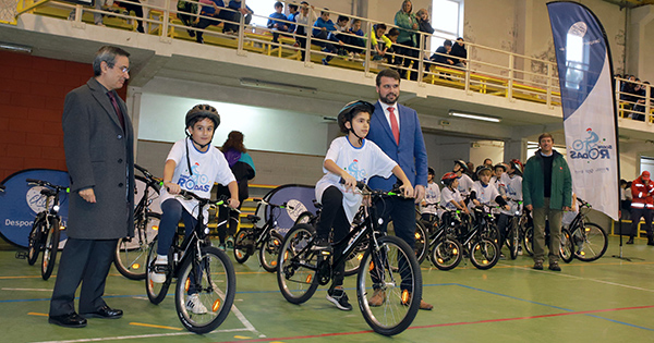Projeto quer colocar todos os alunos a pedalar